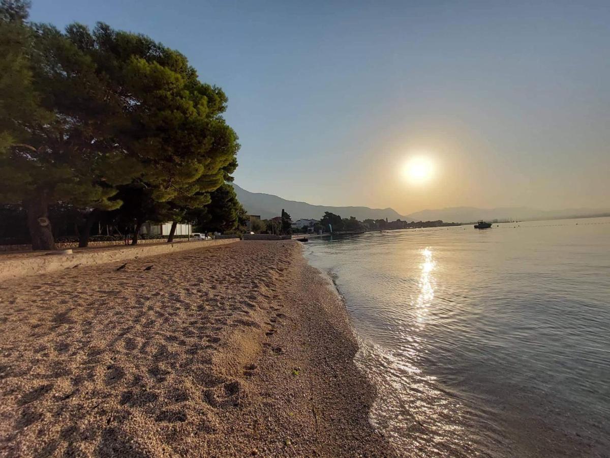 Ferienhaus Maestral - Kastel Kambelovac Каштела Экстерьер фото