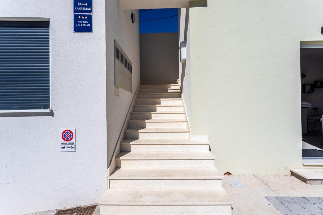 Ferienhaus Maestral - Kastel Kambelovac Каштела Экстерьер фото